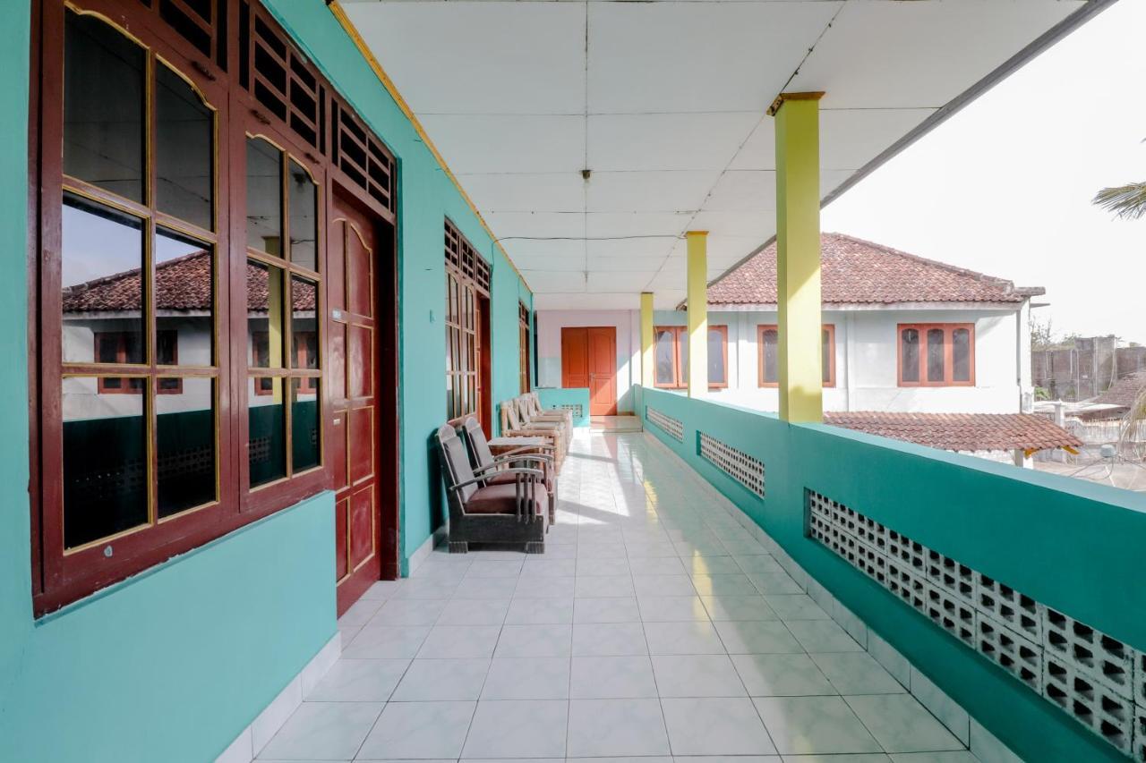 Losmen Parikesit Bantul Εξωτερικό φωτογραφία